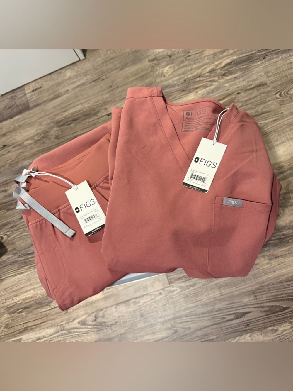 NWT FIGS Scrub Set | Mauve | Size Medium